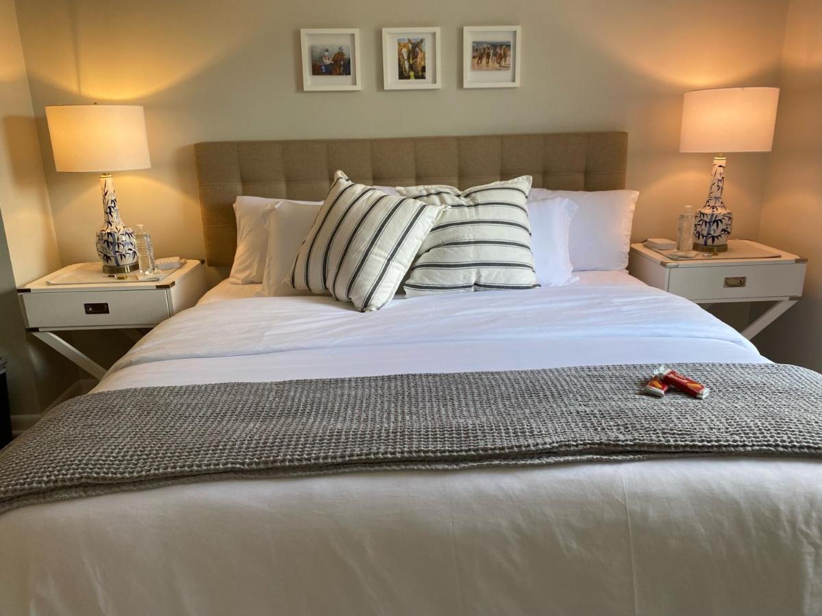 Rose Hill Inn Versailles Экстерьер фото