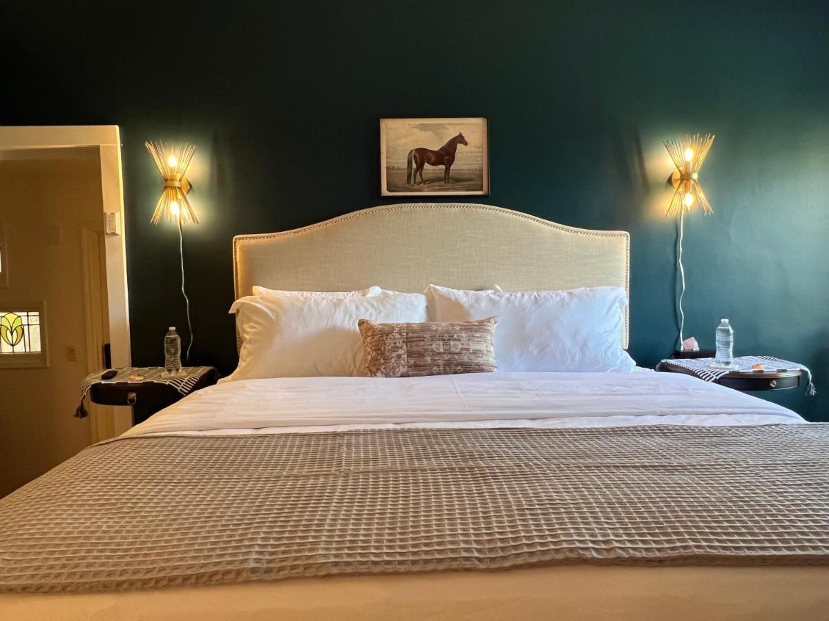 Rose Hill Inn Versailles Экстерьер фото