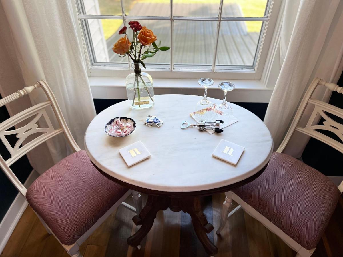 Rose Hill Inn Versailles Экстерьер фото